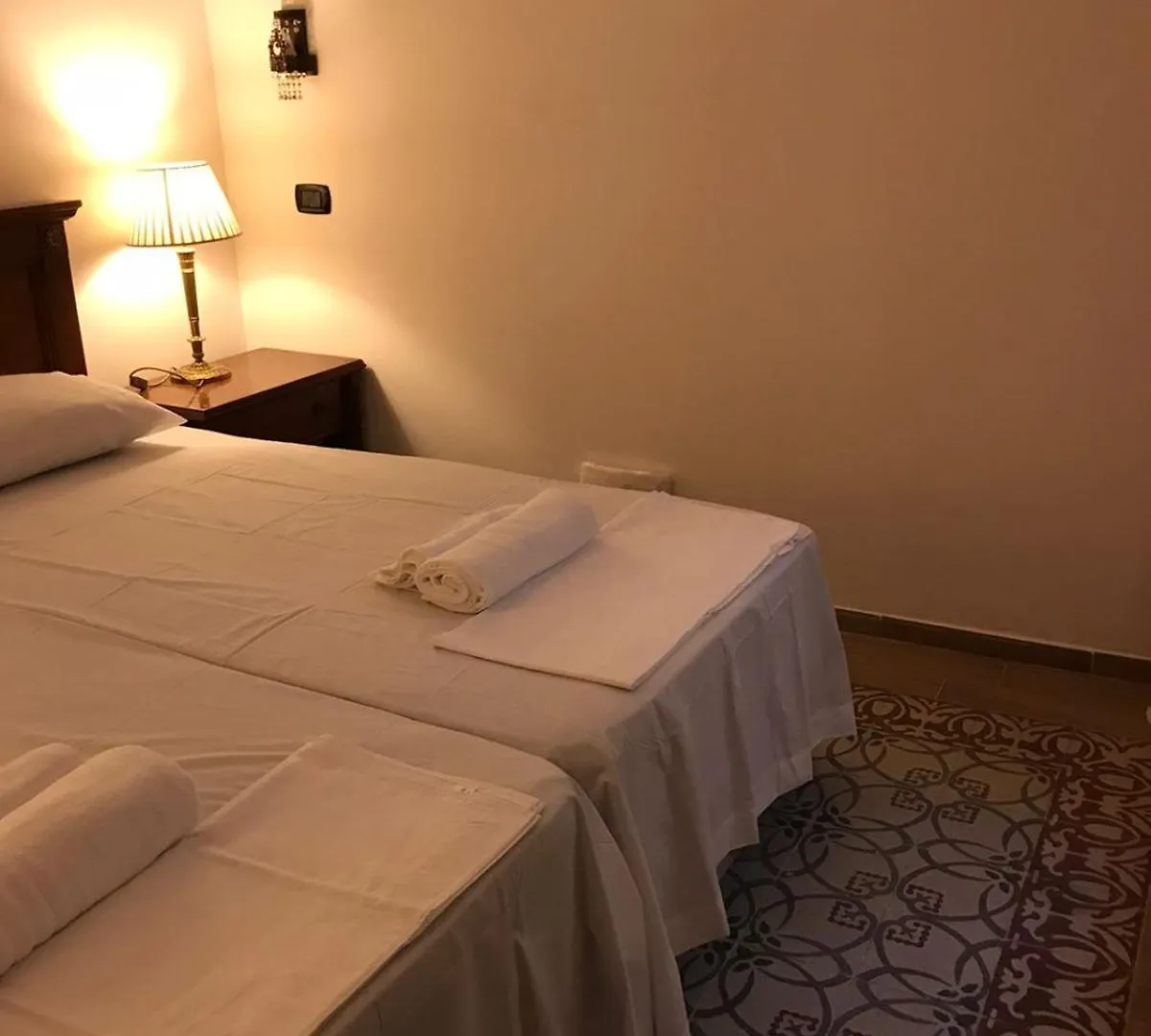 Casa Rosa Otel Palermo 0*,  İtalya